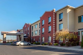 Comfort Suites South