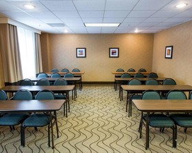 Comfort Suites South