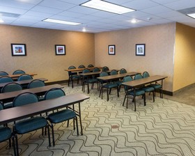 Comfort Suites South
