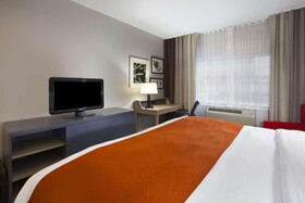 Country Inn & Suites by Radisson, Big Rapids, MI