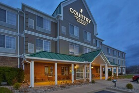 Country Inn & Suites by Radisson, Big Rapids, MI