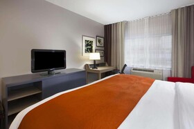 Country Inn & Suites by Radisson, Big Rapids, MI