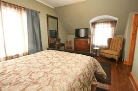 The Leonard at Logan House