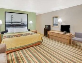 Super 8 by Wyndham Grayling