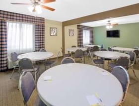 Days Inn by Wyndham Hillsdale