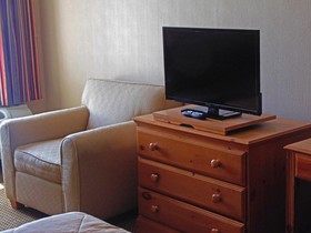 American Inn & Suites