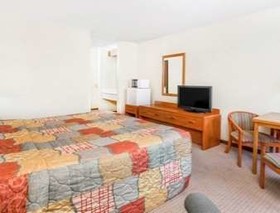Days Inn by Wyndham Iron Mountain