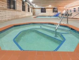 Days Inn by Wyndham Iron Mountain