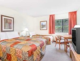 Days Inn by Wyndham Iron Mountain