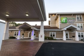 Holiday Inn Express Hotel & Suites Iron Mountain