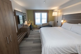 Holiday Inn Express Hotel & Suites Iron Mountain