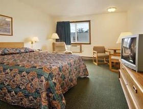 Hotel Iron Mountain Inn & Suites