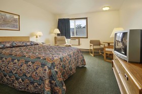 Hotel Iron Mountain Inn & Suites