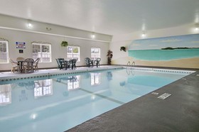 Hotel Iron Mountain Inn & Suites
