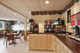 Hotel Iron Mountain Inn & Suites