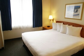 Country Inn & Suites by Radisson, Lansing, MI