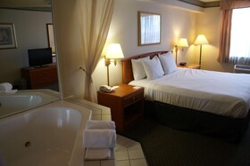 Country Inn & Suites by Radisson, Lansing, MI