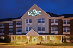 Country Inn & Suites by Radisson, Lansing, MI