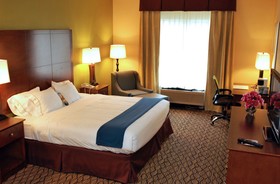 Holiday Inn Express Lapeer