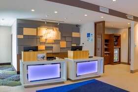 Holiday Inn Express and Suites Detroit Northwest - Livonia