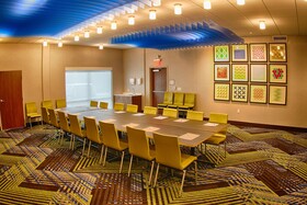 Holiday Inn Express and Suites Detroit Northwest - Livonia