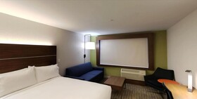 Holiday Inn Express and Suites Detroit Northwest - Livonia