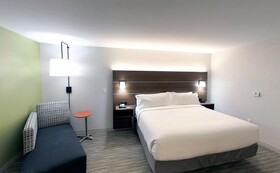 Holiday Inn Express and Suites Detroit Northwest - Livonia