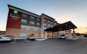 Holiday Inn Express and Suites Detroit Northwest - Livonia
