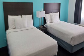 Travelodge by Wyndham Livonia Canton Novi Detroit Area