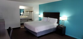 Travelodge by Wyndham Livonia Canton Novi Detroit Area