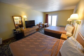 Great Mackinaw Beachfront Hotel