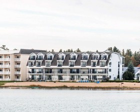 Quality Inn & Suites Beachfront