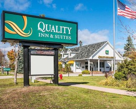 Quality Inn & Suites Beachfront
