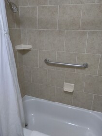 Baymont Inn & Suites Madison Heights Detroit Area