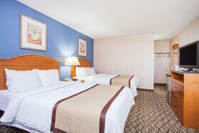 Baymont Inn & Suites Madison Heights Detroit Area
