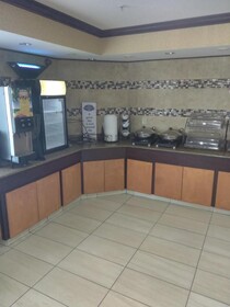 Baymont Inn & Suites Madison Heights Detroit Area