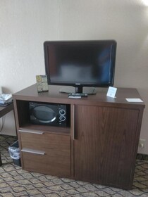 Baymont Inn & Suites Madison Heights Detroit Area