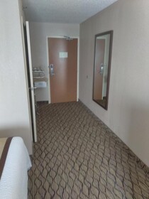 Baymont Inn & Suites Madison Heights Detroit Area