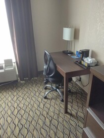 Baymont Inn & Suites Madison Heights Detroit Area