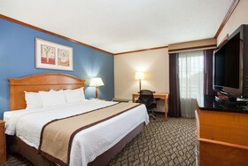 Baymont Inn & Suites Madison Heights Detroit Area