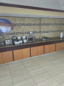 Baymont Inn & Suites Madison Heights Detroit Area