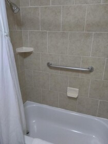 Baymont Inn & Suites Madison Heights Detroit Area