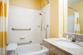 Baymont Inn & Suites Madison Heights Detroit Area