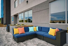 Tru by Hilton Monroe