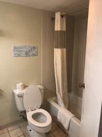 A Victory Inn & Suites - Muskegon