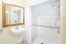 Baymont by Wyndham Muskegon
