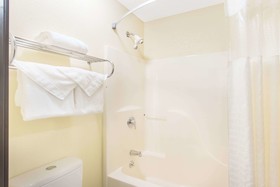 Baymont by Wyndham Muskegon