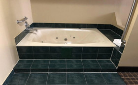Days Inn By Wyndham Muskegon
