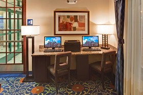 Holiday Inn Express & Suites Detroit-Novi