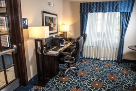Holiday Inn Express & Suites Detroit-Novi